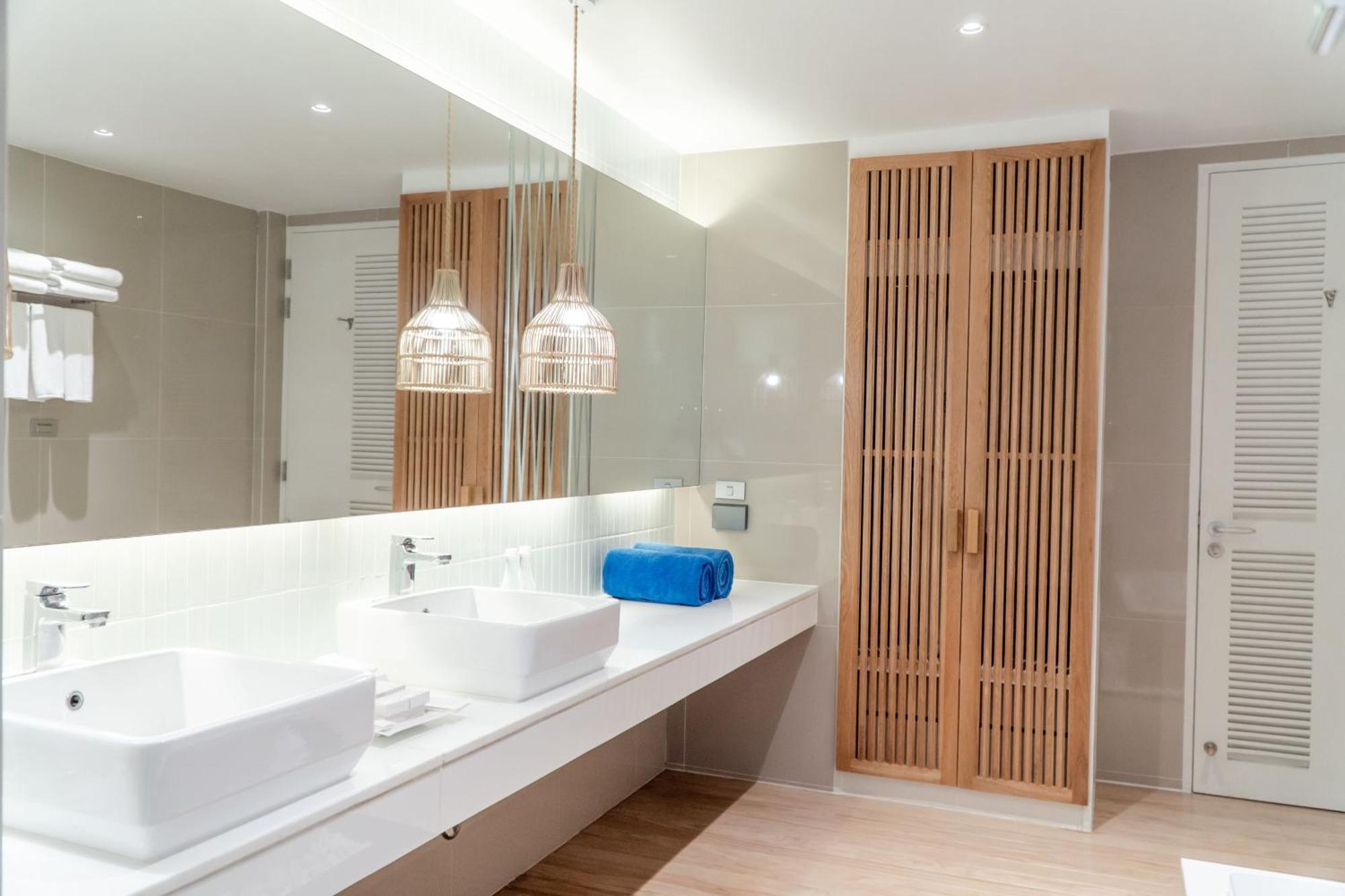 Club Wyndham Sea Pearl Phuket Hotel Patong ภายนอก รูปภาพ