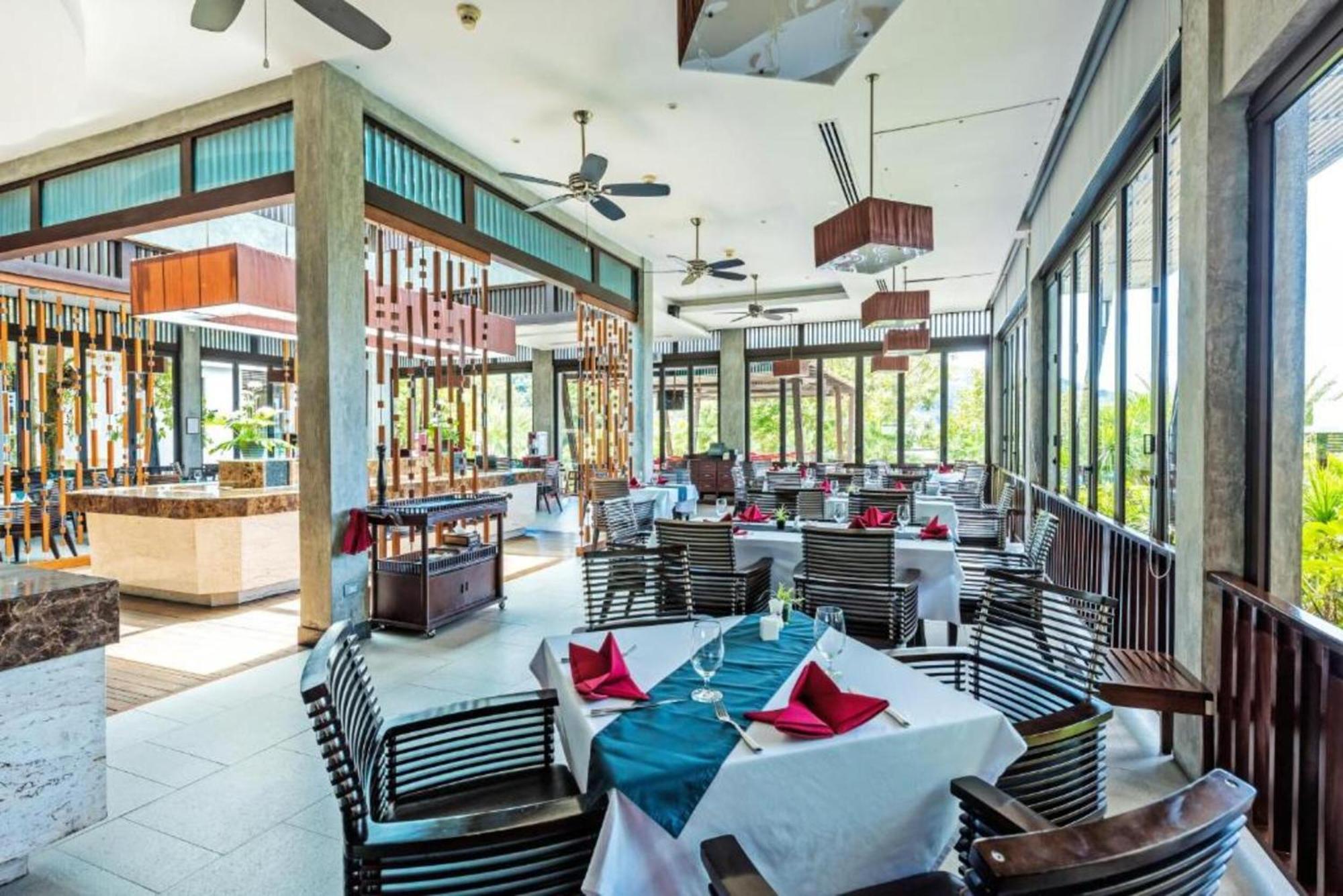 Club Wyndham Sea Pearl Phuket Hotel Patong ภายนอก รูปภาพ