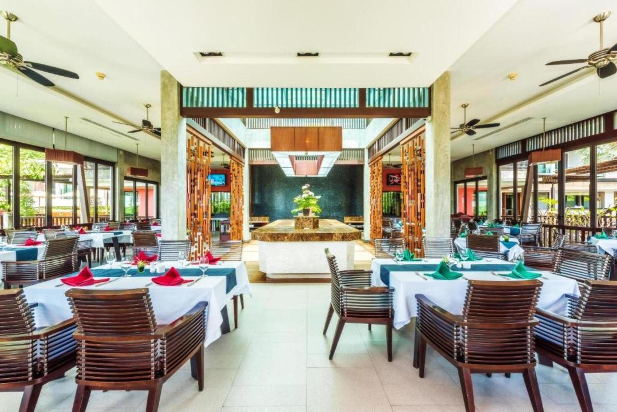 Club Wyndham Sea Pearl Phuket Hotel Patong ภายนอก รูปภาพ