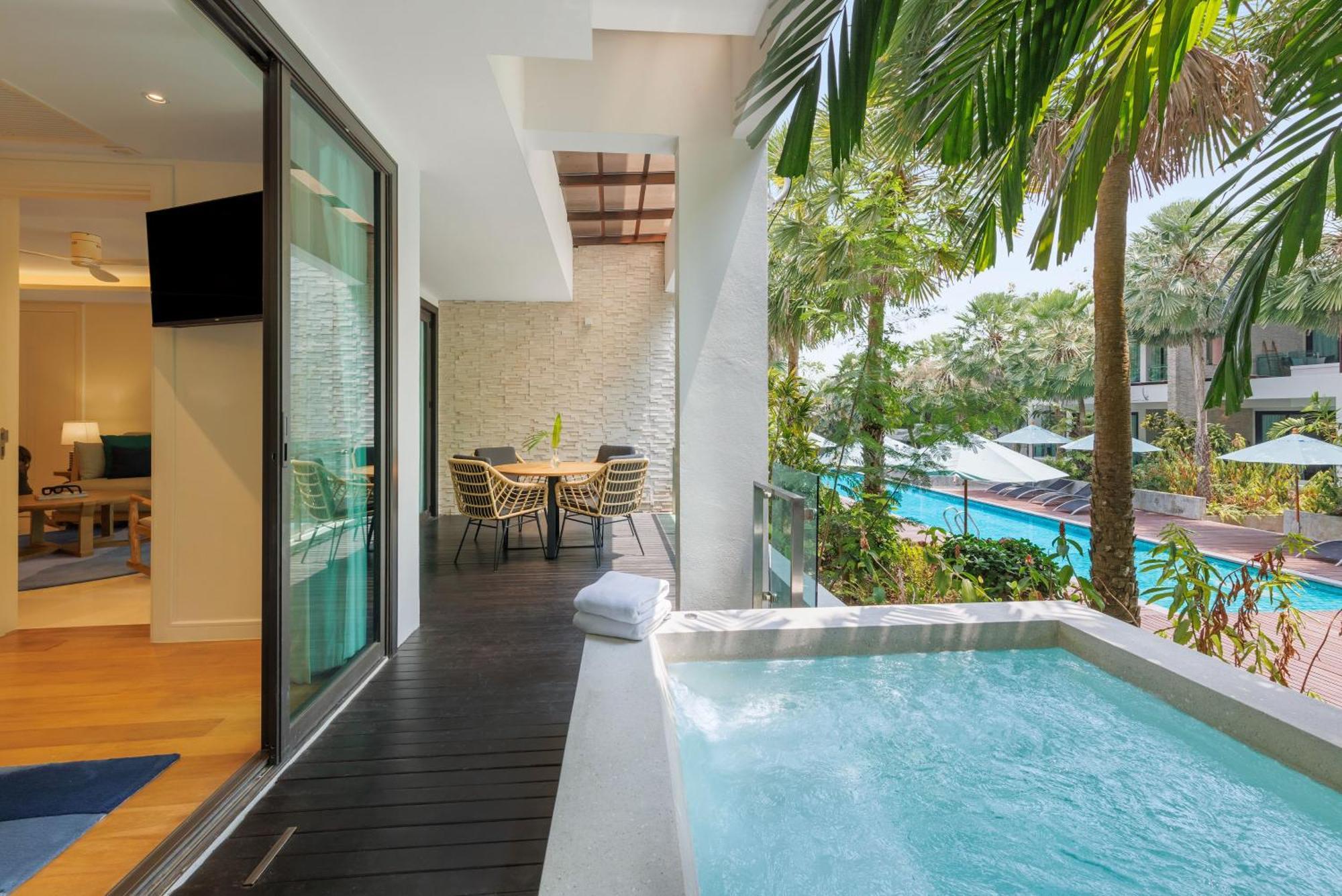 Club Wyndham Sea Pearl Phuket Hotel Patong ภายนอก รูปภาพ