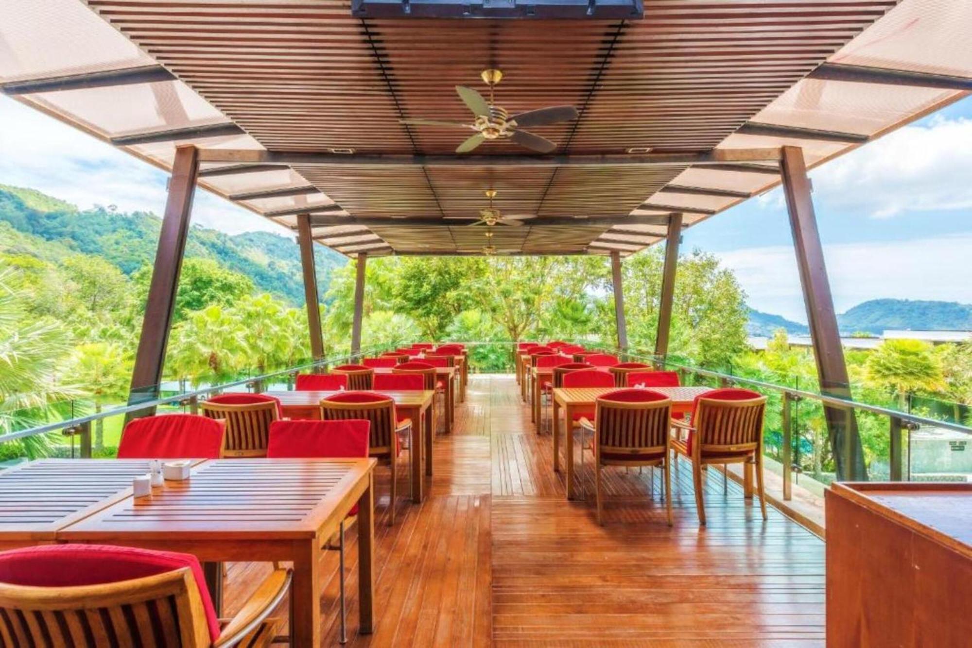 Club Wyndham Sea Pearl Phuket Hotel Patong ภายนอก รูปภาพ