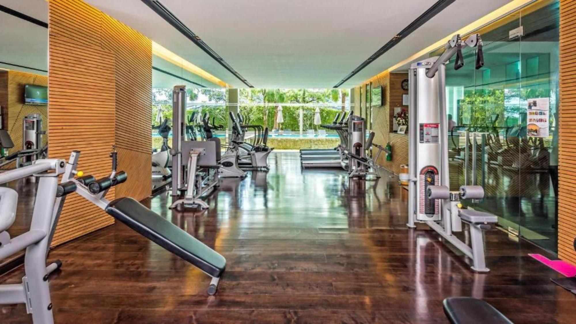 Club Wyndham Sea Pearl Phuket Hotel Patong ภายนอก รูปภาพ